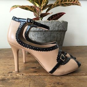 Ann Taylor Beige/Black Strappy Peep-toe Heel SZ 8